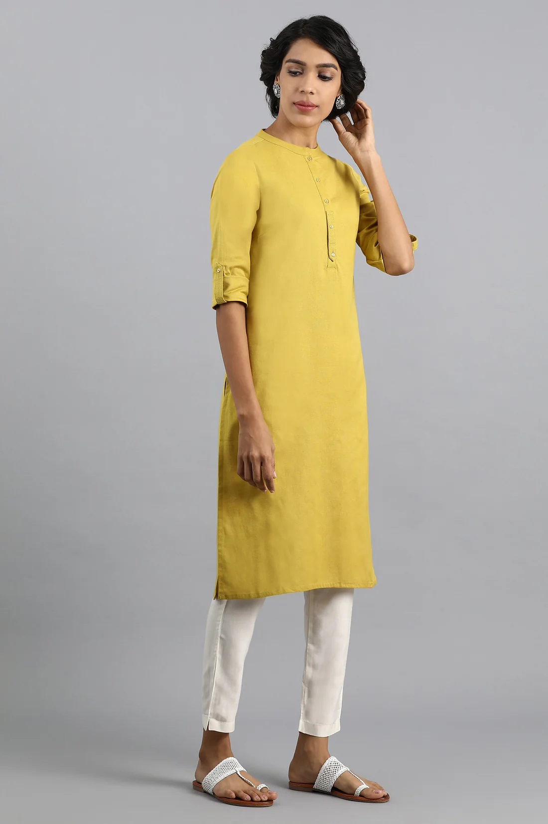 Yellow Mandarin Neck Solid Kurta - Image 4