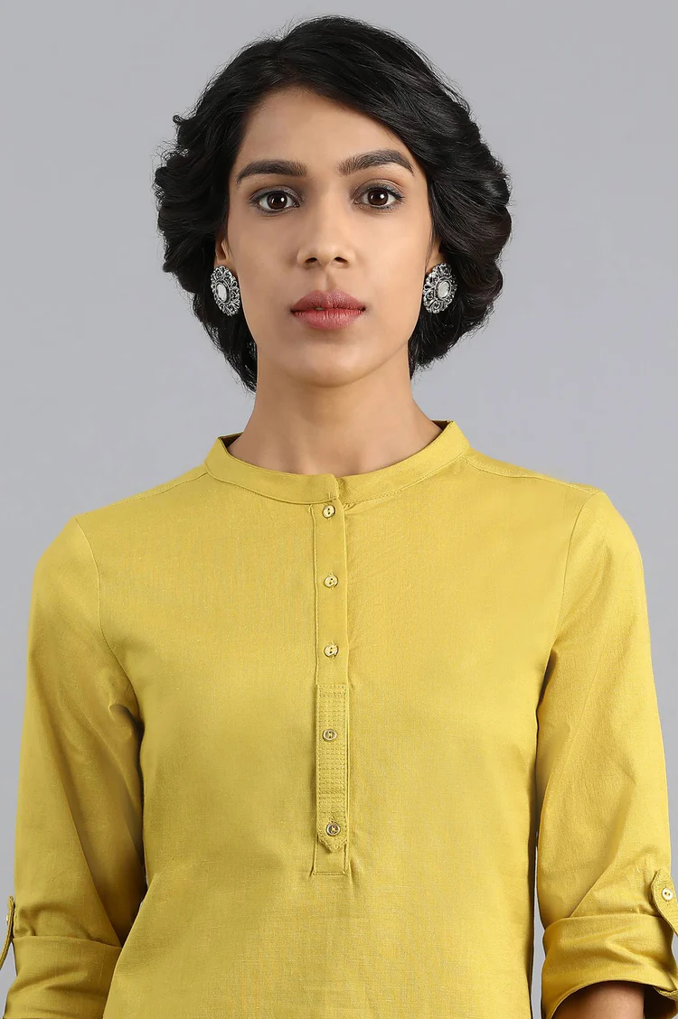 Yellow Mandarin Neck Solid Kurta - Image 2