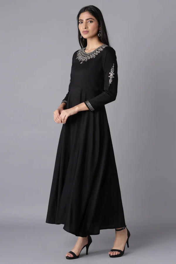 W for Woman Black Dress With Embroidery - Image 5