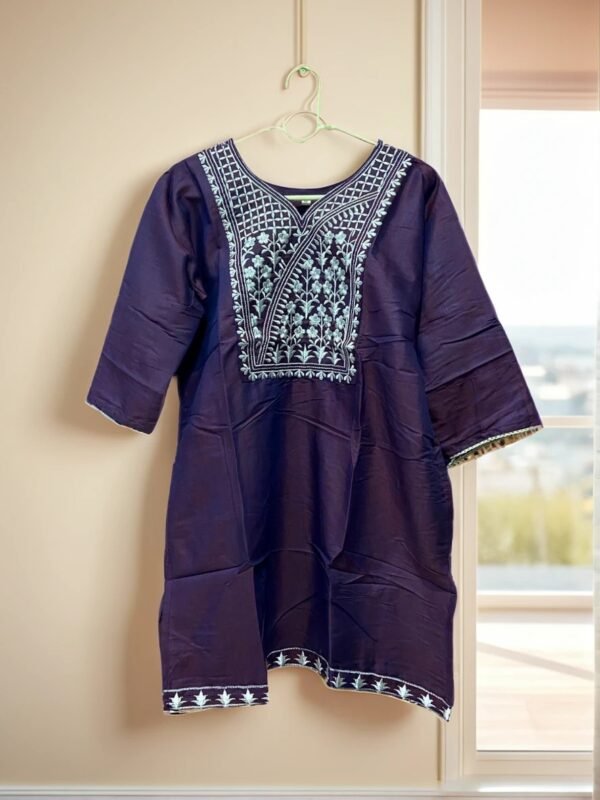 TW Women Solidcolor Rayon Blend Embroidery Short Kurta